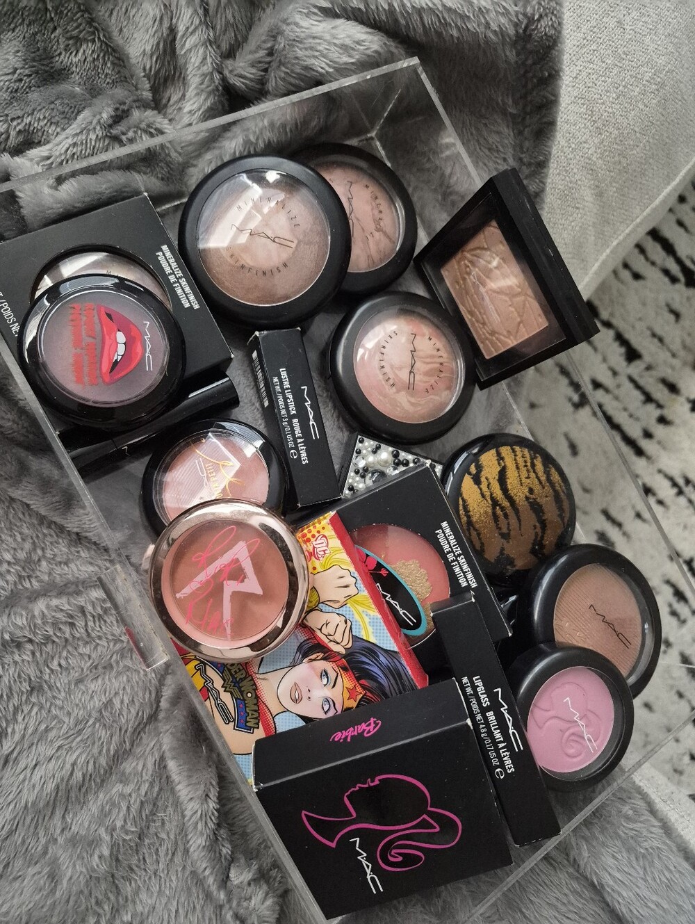 MAC Cosmetics Limited Edition Lot 24 Pcs - Picture 5 of 10